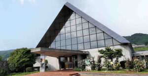長野県諏訪市「SUWAガラスの里の美術館」